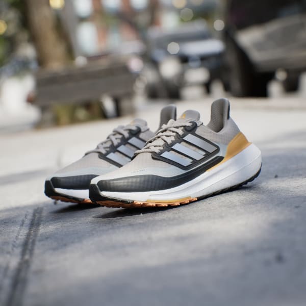 Adidas ultra boost 2024 2.0 con i brillantini