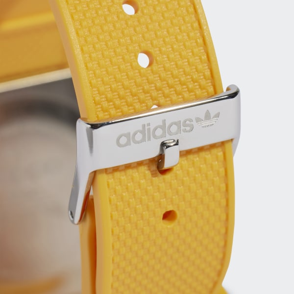 Amarillo Reloj Project Two R