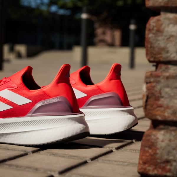 Adidas ultra boost 6y red top
