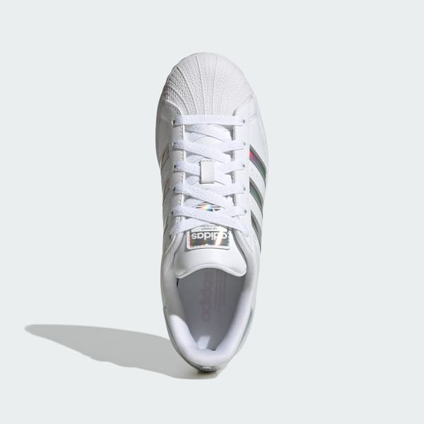 Zapatillas deportivas de niña Adidas en blanco con detalle irisdecentes