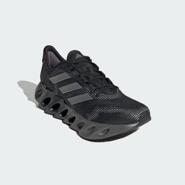 Hitam Sepatu Switch FWD 2
