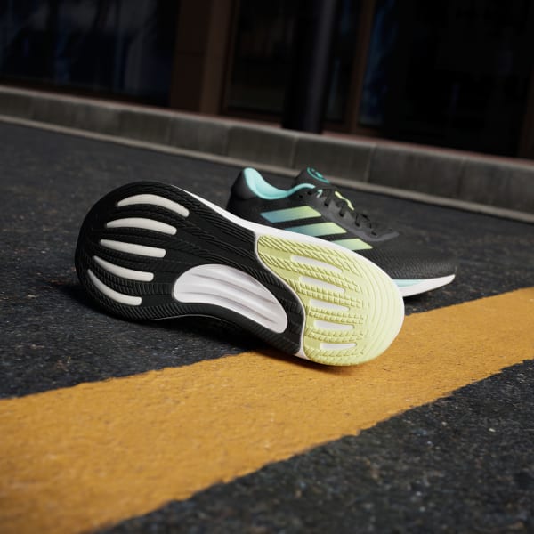 Black Supernova Stride Running Shoes