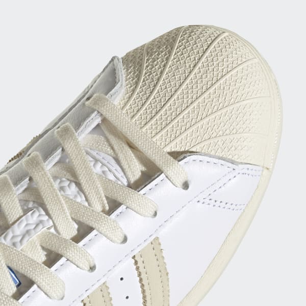 white adidas all star shoes