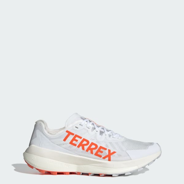Grau Terrex Agravic Speed Trailrunning-Schuh