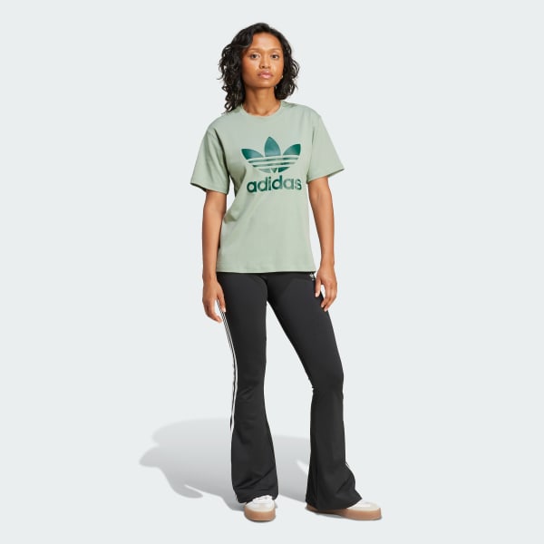 สีเขียว เสื้อยืดทรงเรกูลาร์ Trefoil