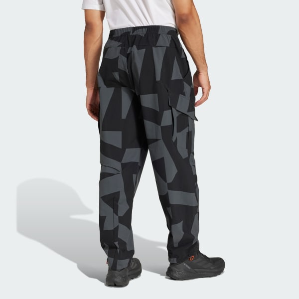 zwart Terrex Xploric Cargobroek met Print