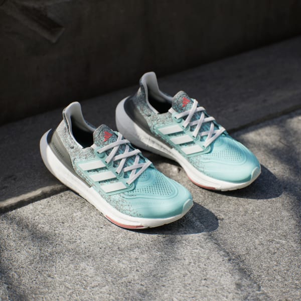 สีเทอร์คอยส์ รองเท้า Ultraboost Light