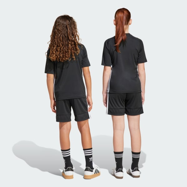 Svart Tiro 25 Essentials Shorts