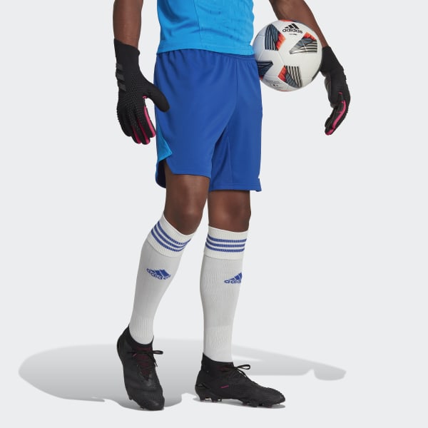 Goalkeeper short clearance