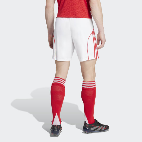 25-26_JI9515_db23_hover_model.