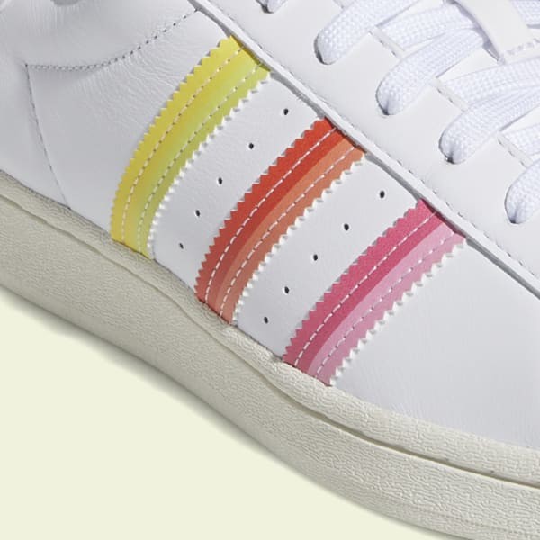  GUESS Tenis Leddy para hombre, Blanco/Rainbow : Ropa, Zapatos y  Joyería