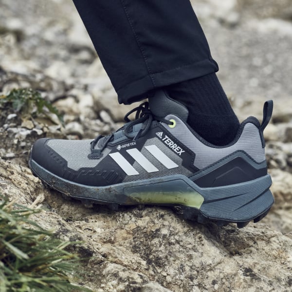 terrex swift r3 hiking shoes