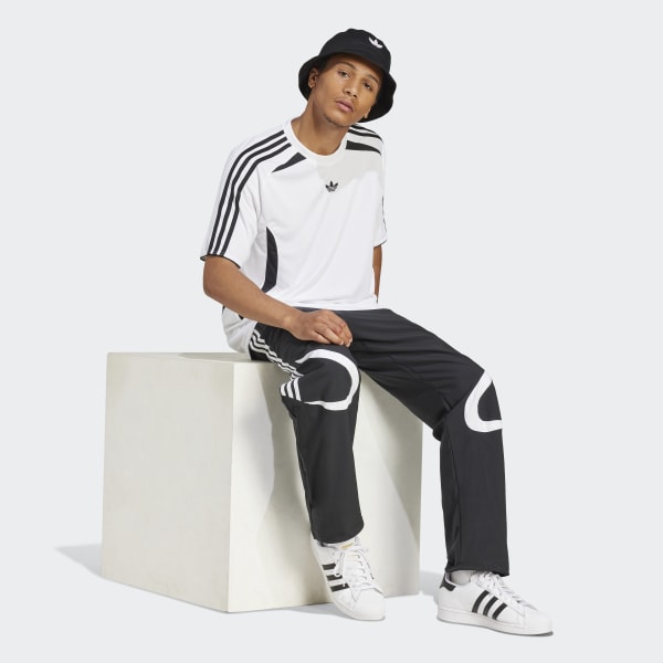 adidasトラックパンツ アディダス トラックパンツ（ジェンダーニュートラル