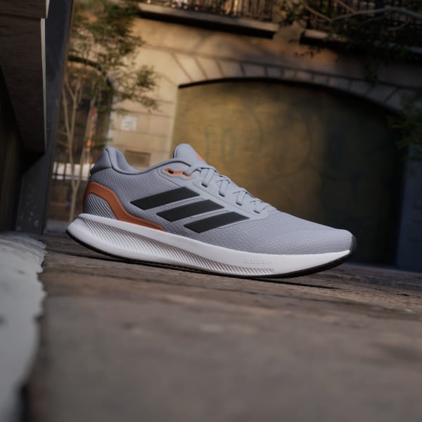 Abu-abu Sepatu Running Runfalcon 5