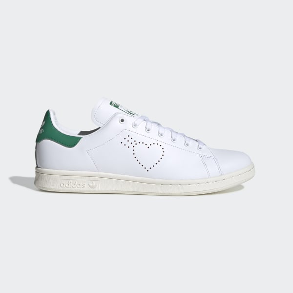 stan smith skateboarding