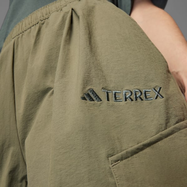 Groen Terrex Xploric Cargobroek