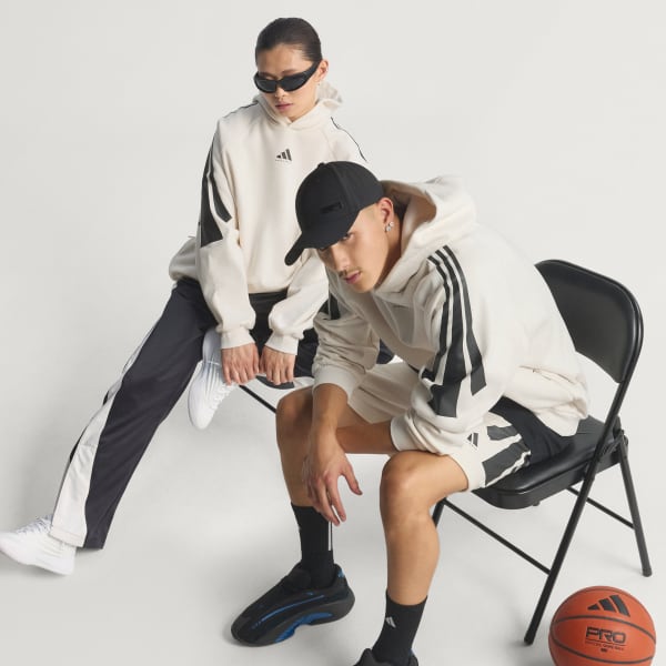 ホワイト アディダス バスケットボール スリーストライプス フリースパーカー（ジェンダーニュートラル）
