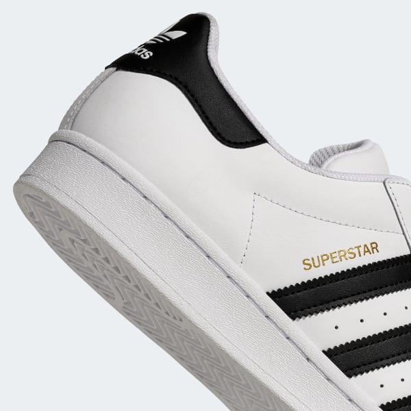 Hvide og sorte Superstar sko | adidas