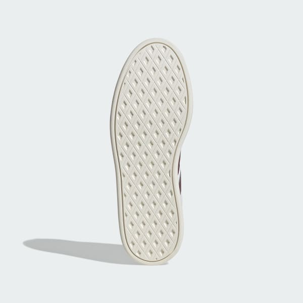 White Breaknet Sleek Shoes