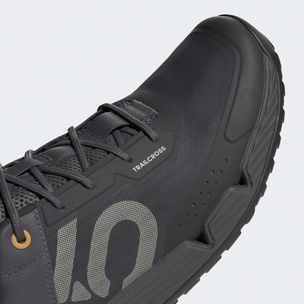 Adidas trail cross curb shop