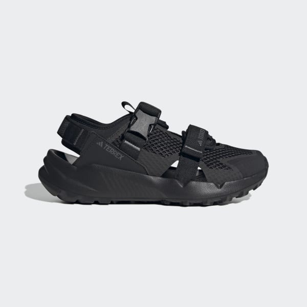 Adidas all black falcon deals