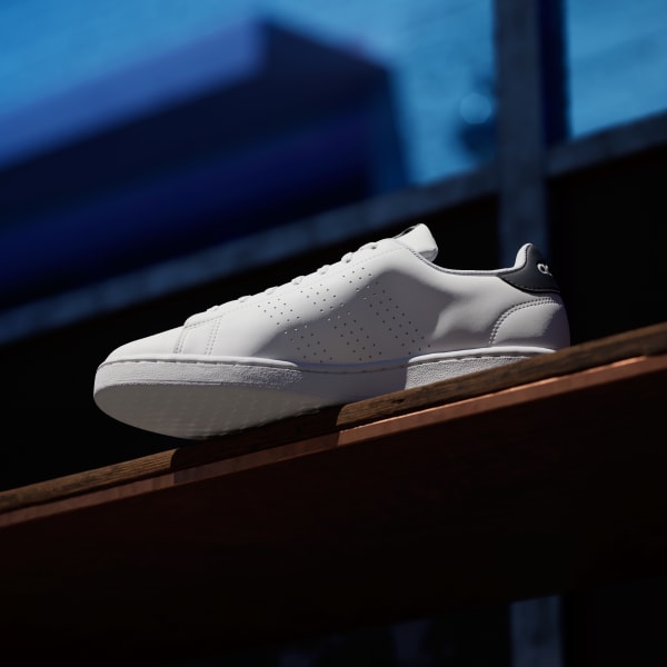 Adidas advantage on feet clearance