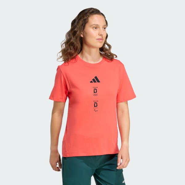 Red Team D Graphic T-shirt