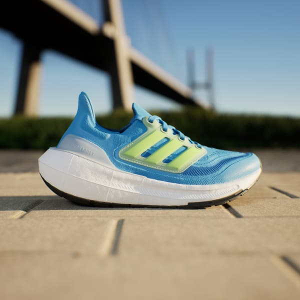 Light blue adidas running shoes clearance