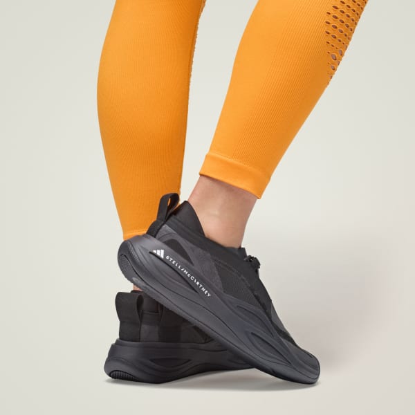 Schwarz adidas by Stella McCartney Sportswear Low Ground Schuh