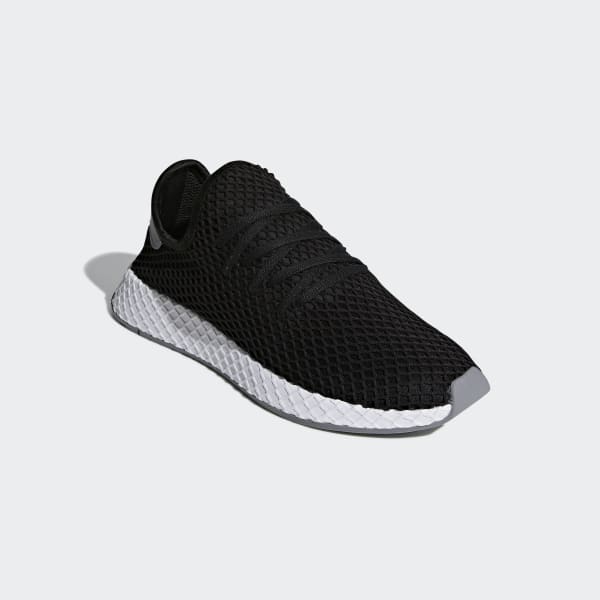 all black adidas deerupt