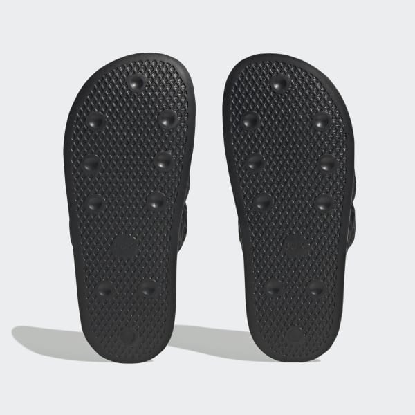 Schwarz Essential adilette