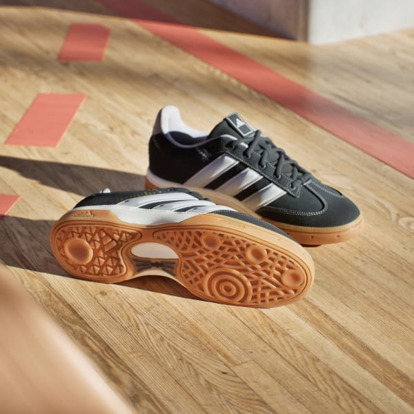 สีดำ รองเท้าในร่ม Spezialist