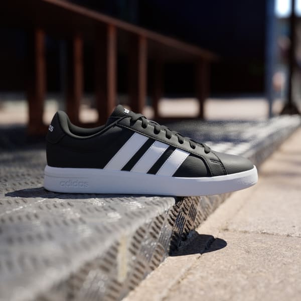 Hitam SEPATU GRAND COURT BASE 3.0