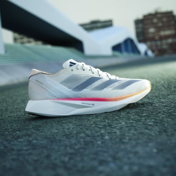 Tênis Adizero Takumi Sen 10 - Bege adidas | adidas Brasil