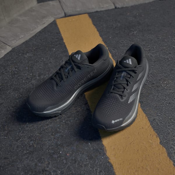 Supernova boost gore-tex mens running shoes  black top