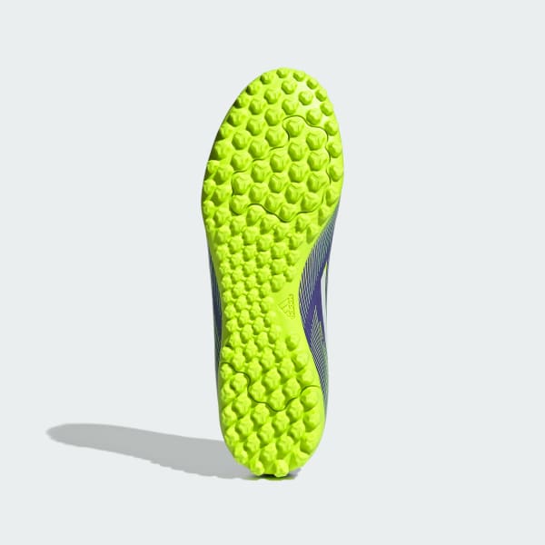 Morado Zapatos de fútbol F50 Club pasto sintético