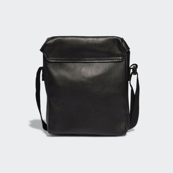 Schwarz Essentials Small Tasche