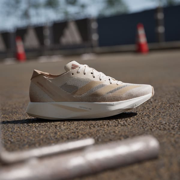 驚きの値段で Sen Takumi Adizero adidas 10 Singapore adidas | Beige - Shoes スキー