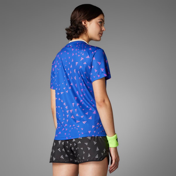 สีน้ำเงิน เสื้อยืดพิมพ์ลาย AEROREADY