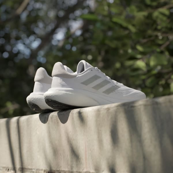 White Supernova 3 Running Shoes