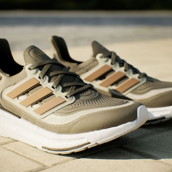 Adidas ultra boost outlet gold 8.6