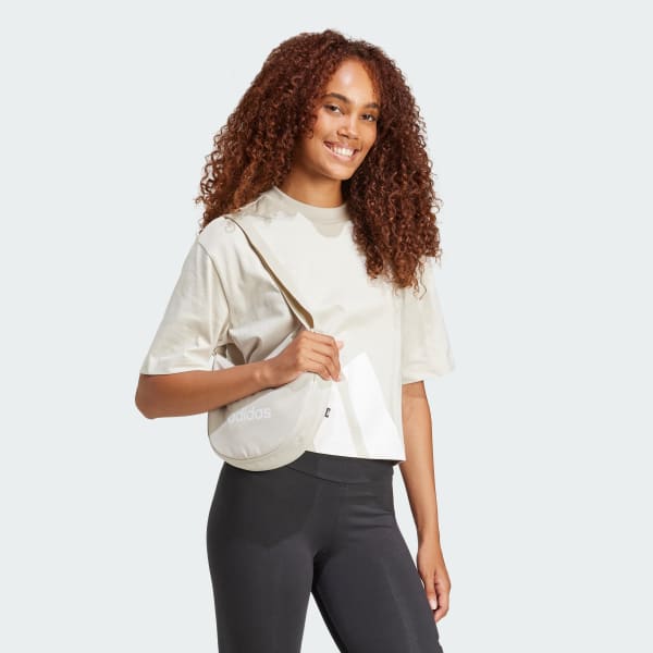 Beige Playera Essentials Boyfriend Logo Grande