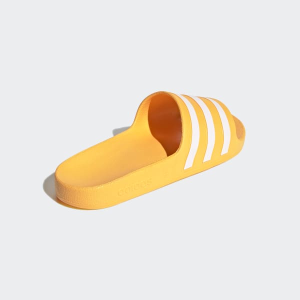 Solar yellow 2025 adidas slides