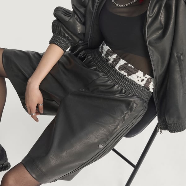 ショートパンツ ADIDAS Pleather Firebird Oversized Jort TF5D0207 7/23発売｜adidas Oliginals Women's Pleather Firebird