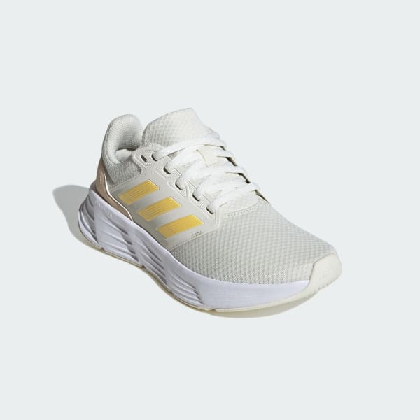 Beige Galaxy 6 Laufschuh