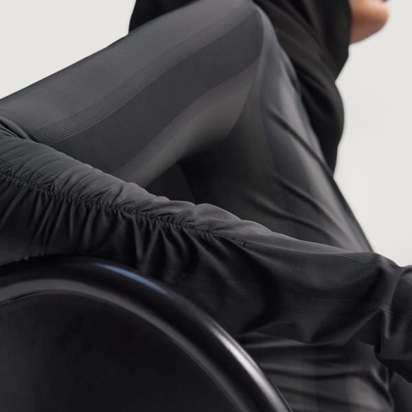 Black Long Sleeve Tee