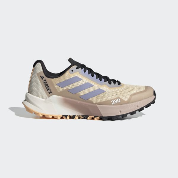 Hitting The Trails In Style With Adidas Country Running Shoes - Shoe Effect