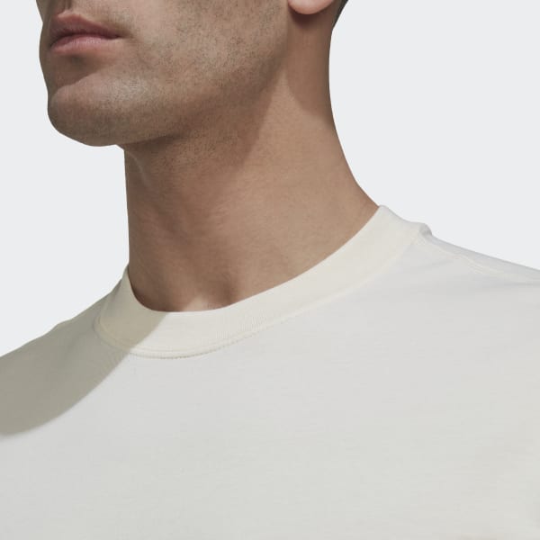 Bezowy Big Badge of Sport Tee (Gender Neutral) VD457