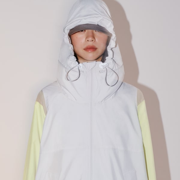 High collar with hood