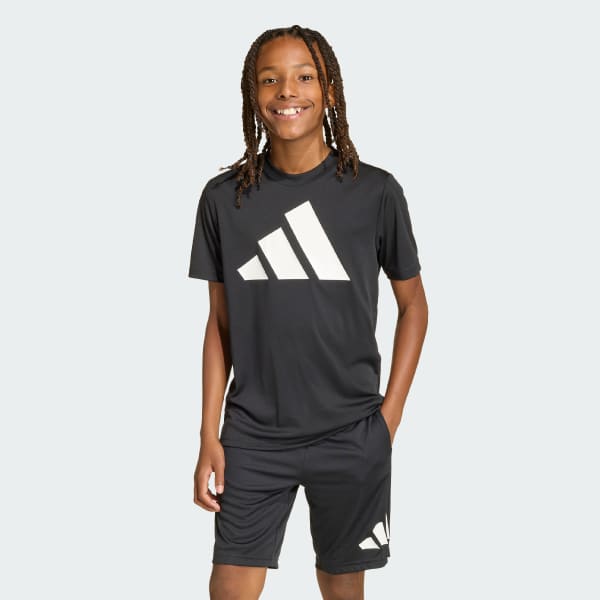 ブラック トレイン エッセンシャルズ ビッグロゴ 半袖Tシャツ